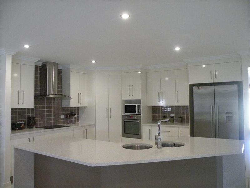 16 Stirling Drive, Rockyview QLD 4701