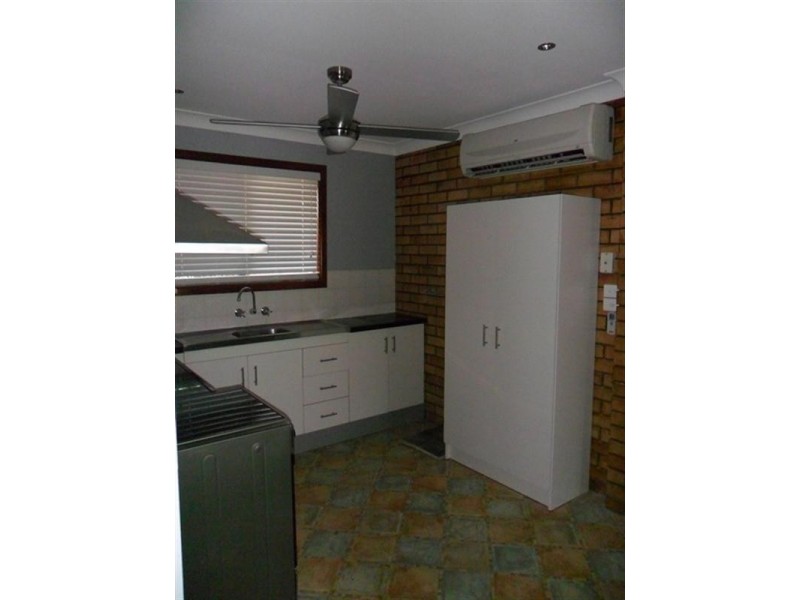 2/146 HIGH Street, Berserker QLD 4701