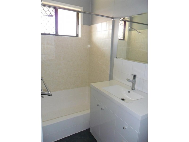 2/146 HIGH Street, Berserker QLD 4701