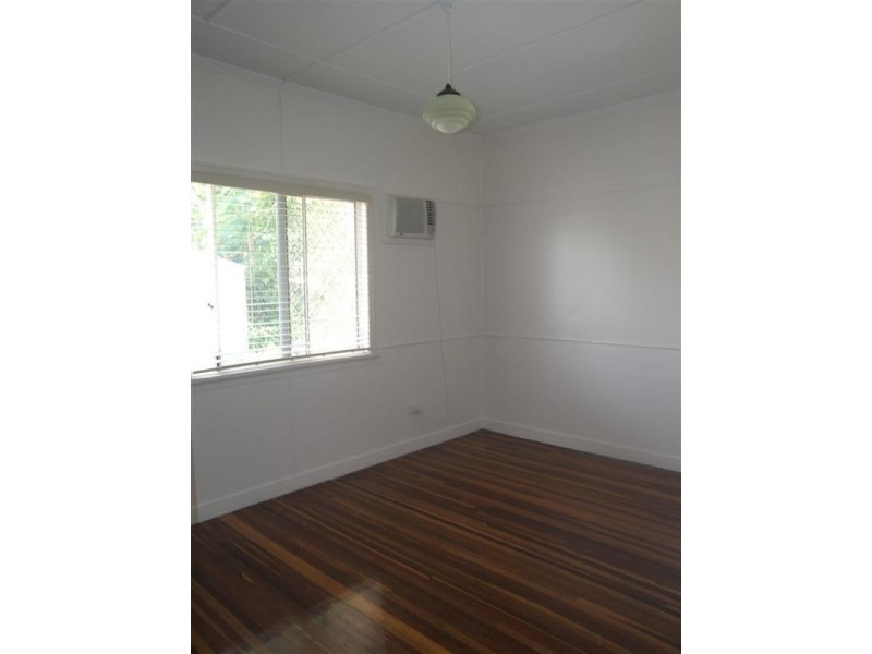 8 CHARLOTTE Street, Wandal QLD 4700