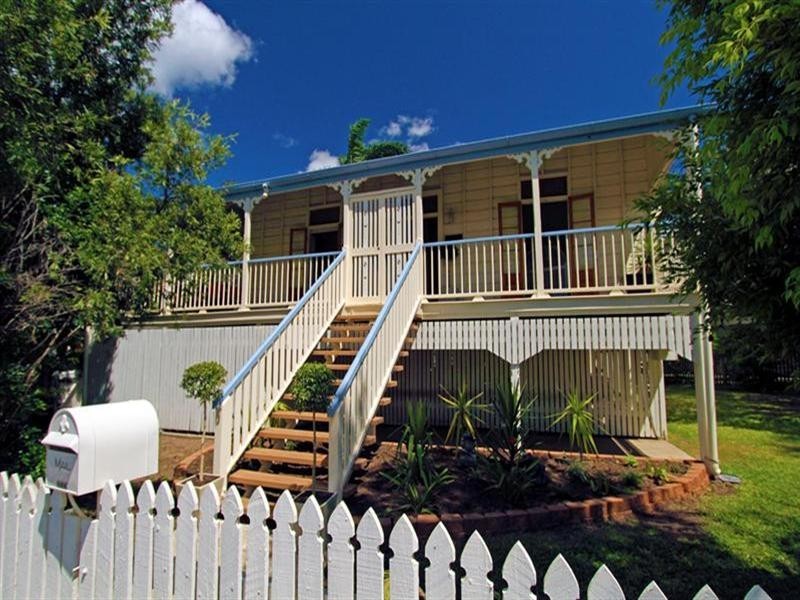 4 DAVIS Street, The Range QLD 4700