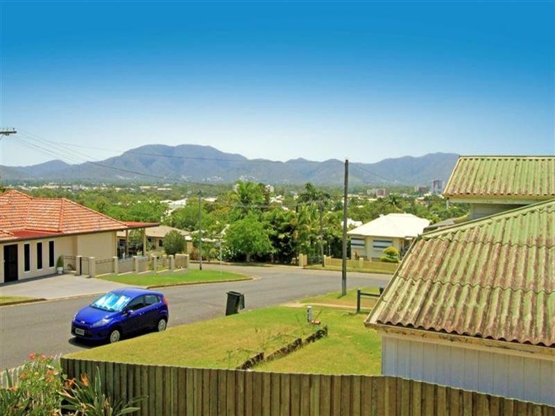 5 Bakara Street, Wandal QLD 4700