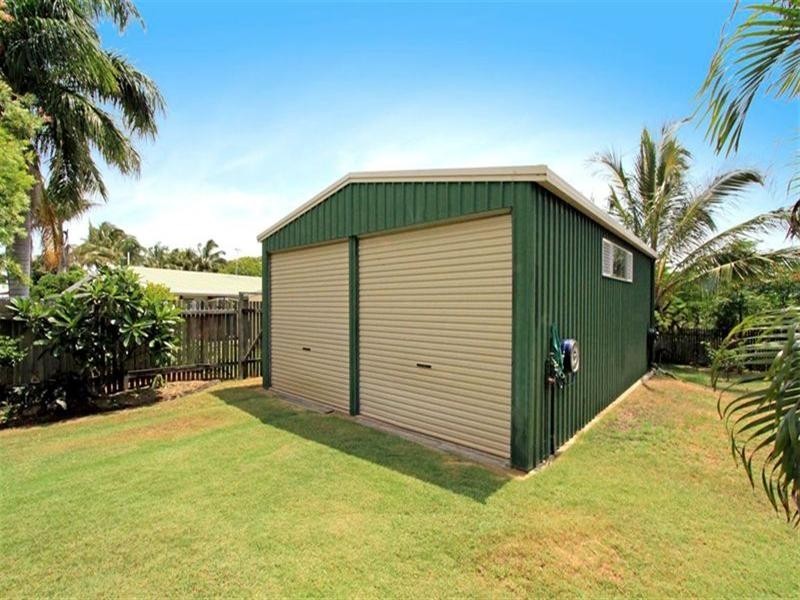 76 Limpus Avenue, Keppel Sands QLD 4702