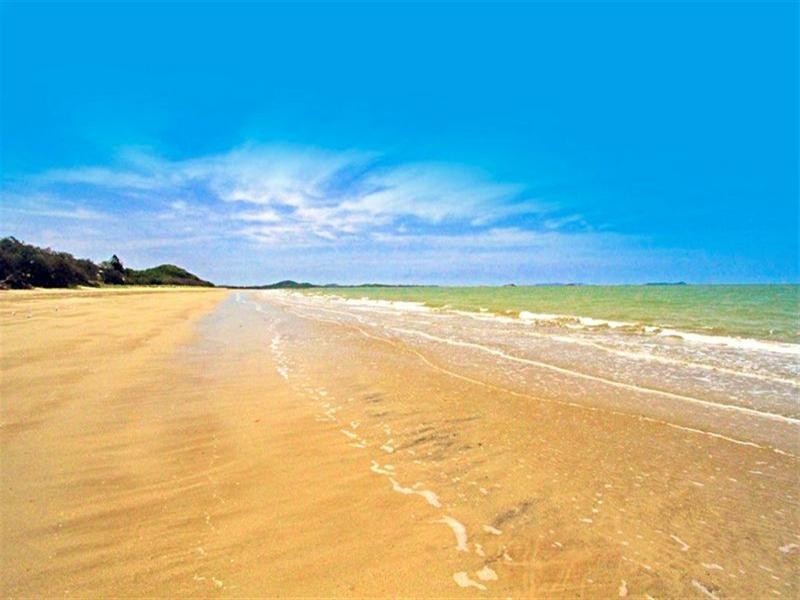 76 Limpus Avenue, Keppel Sands QLD 4702