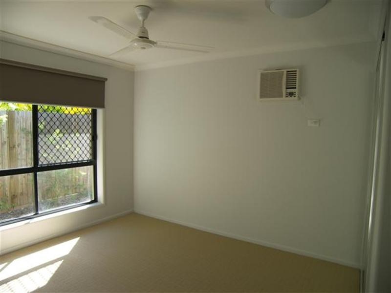2/269 RICHARDSON Road, Kawana QLD 4701