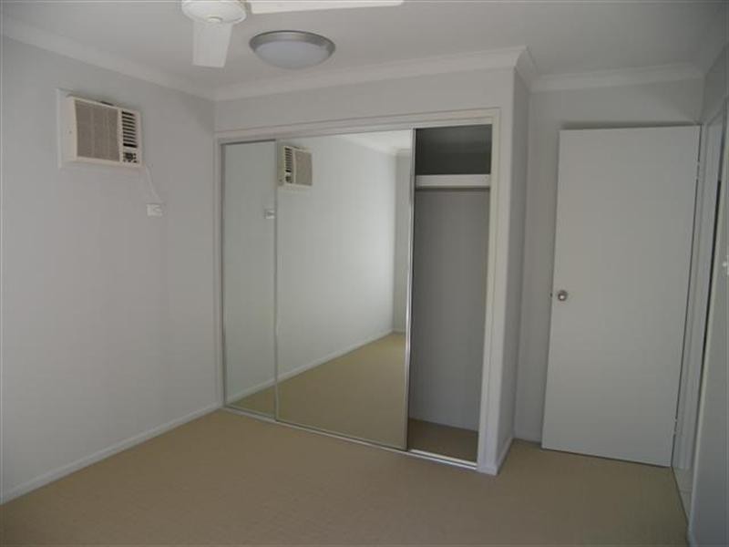 2/269 RICHARDSON Road, Kawana QLD 4701