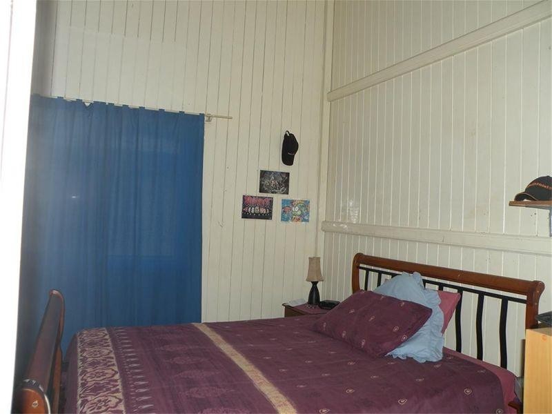 33 Cowap Street, Park Avenue QLD 4701