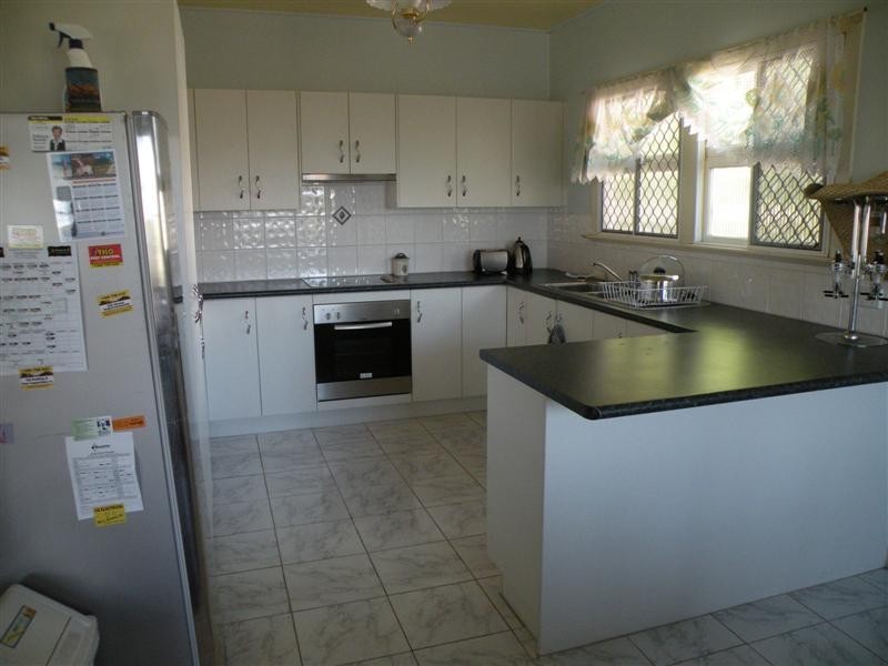 22 WAKEFIELD Street, The Range QLD 4700