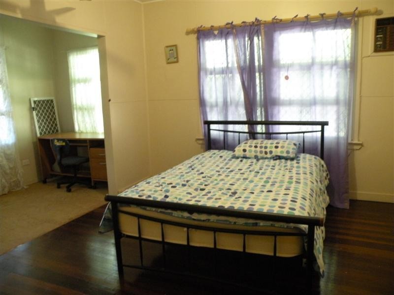 22 WAKEFIELD Street, The Range QLD 4700