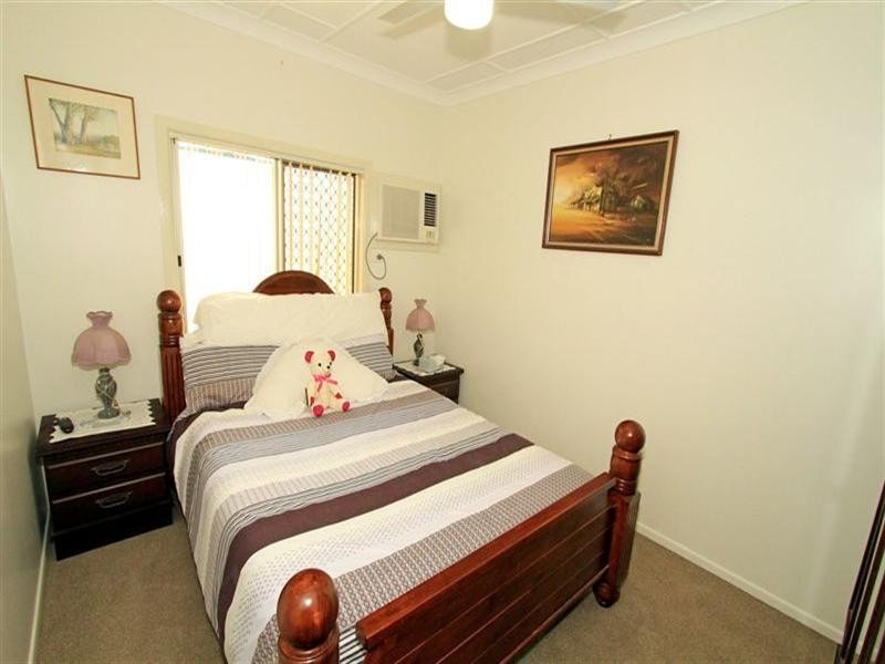 6 Renshaw Street, Park Avenue QLD 4701