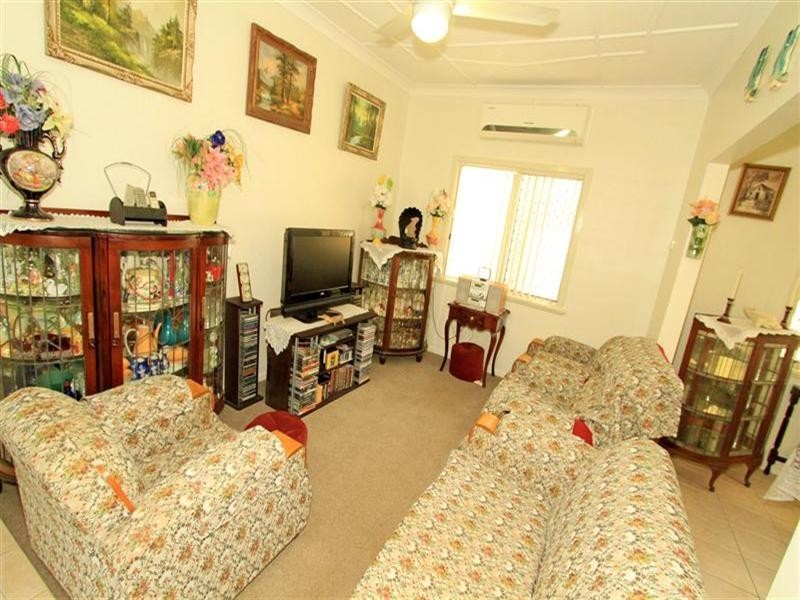 6 Renshaw Street, Park Avenue QLD 4701