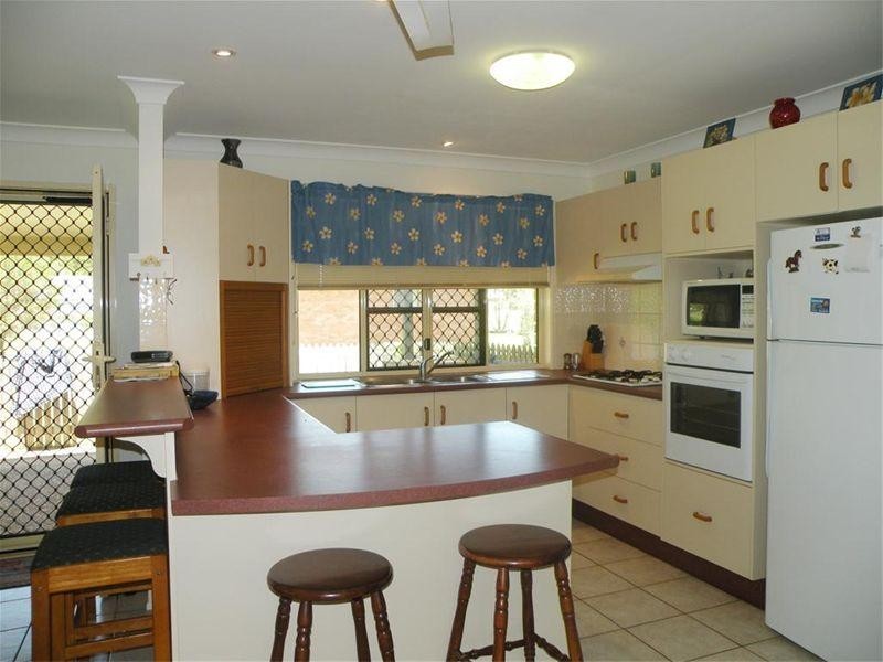 27 Pinnacle Street, Causeway Lake QLD 4703