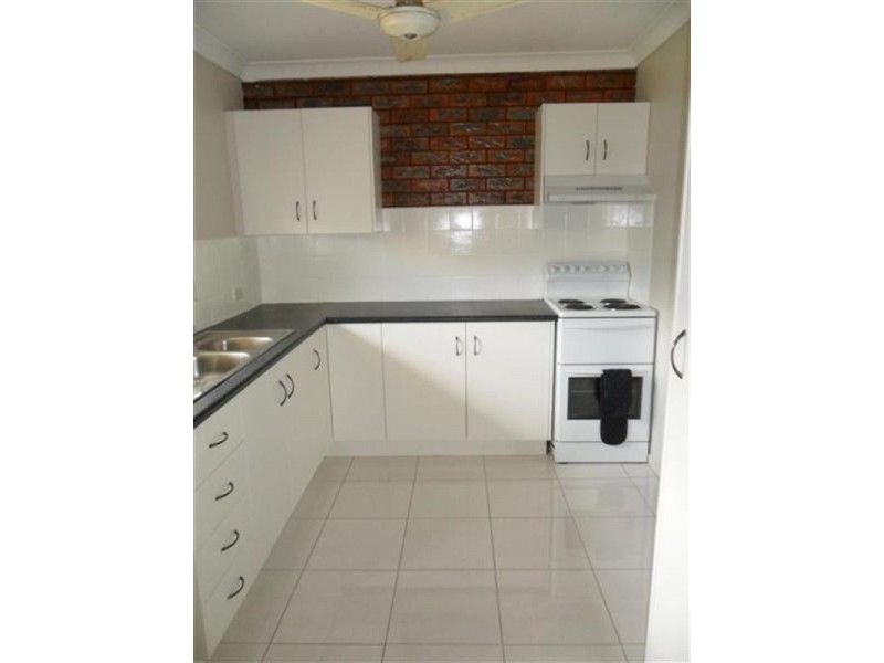 2/137 TALFORD Street, Allenstown QLD 4700