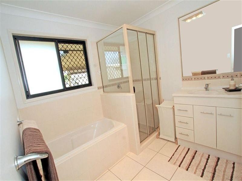 4 Kristin Close, Gracemere QLD 4702