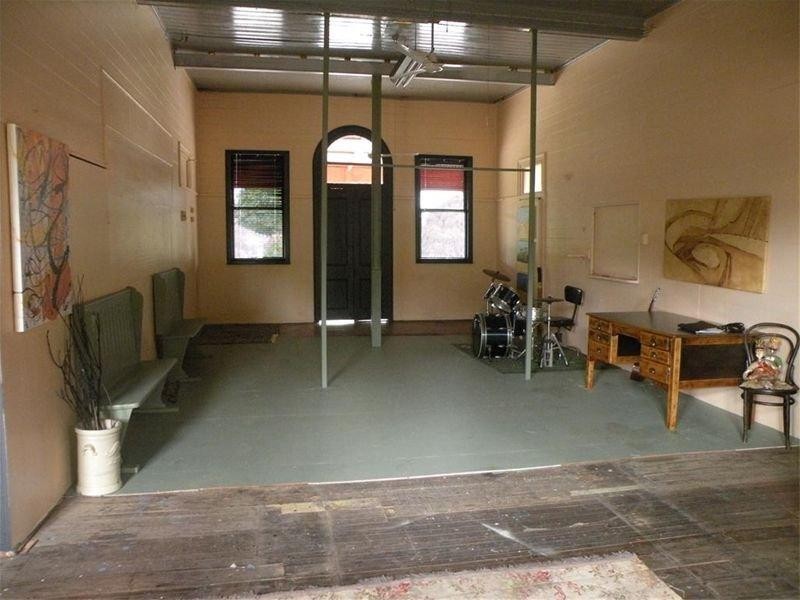 28 Morgan Street, Mount Morgan QLD 4714