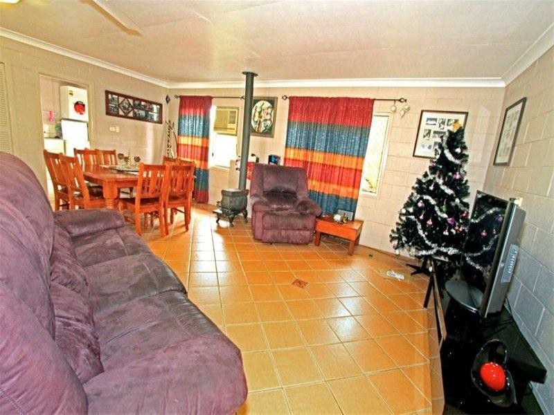 25 James Street, Gracemere QLD 4702