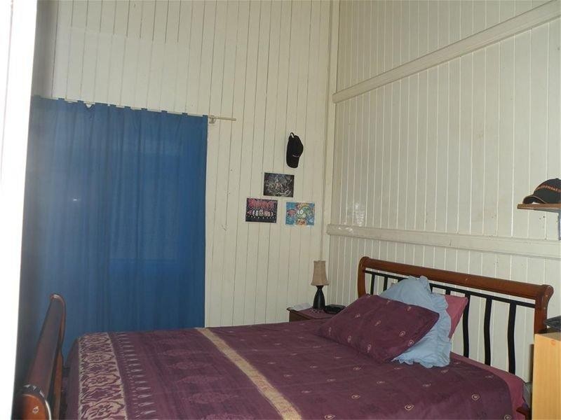 33 Cowap Street, Park Avenue QLD 4701