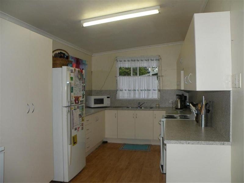 33 Cowap Street, Park Avenue QLD 4701