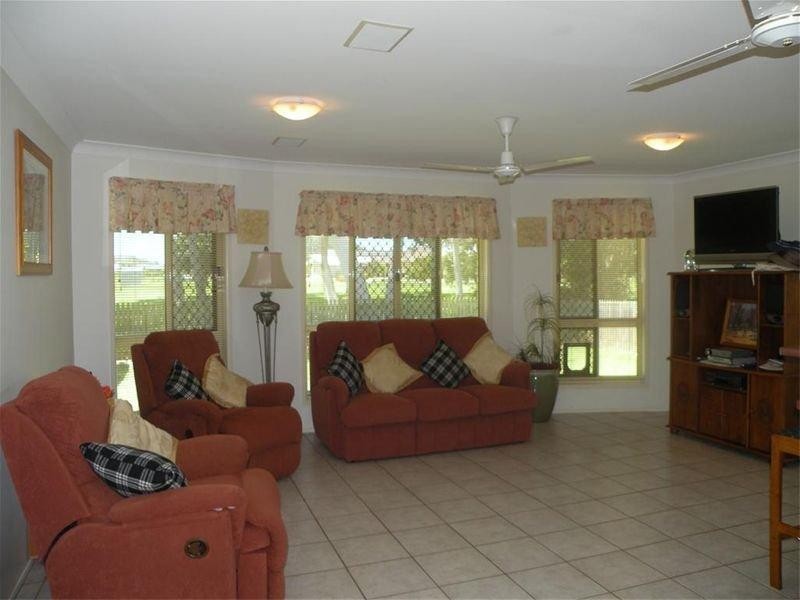 27 Pinnacle Street, Causeway Lake QLD 4703