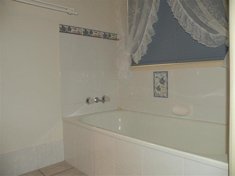 27 Pinnacle Street, Causeway Lake QLD 4703