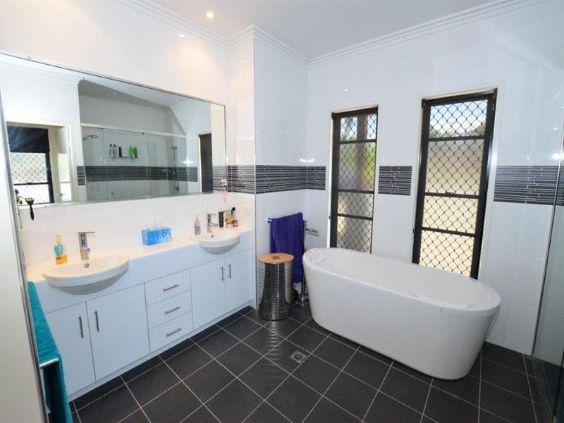 10 McRae Place, Frenchville QLD 4701