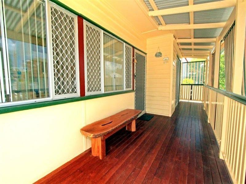 6 Renshaw Street, Park Avenue QLD 4701