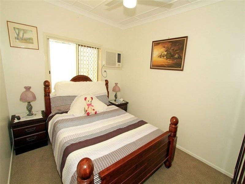 6 Renshaw Street, Park Avenue QLD 4701