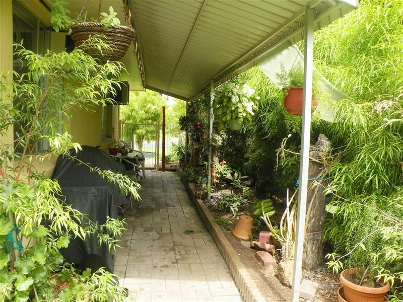 9 Harriette Street, Park Avenue QLD 4701
