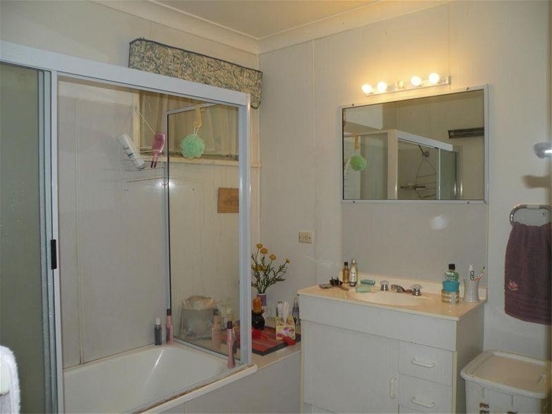 9 Harriette Street, Park Avenue QLD 4701