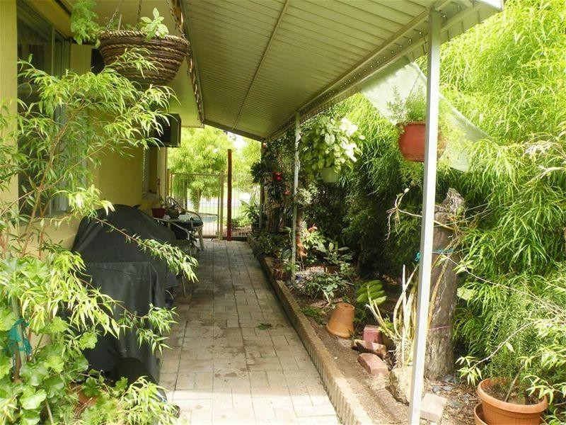 9 Harriette Street, Park Avenue QLD 4701