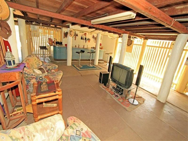 8 Curtis Street, Wandal QLD 4700