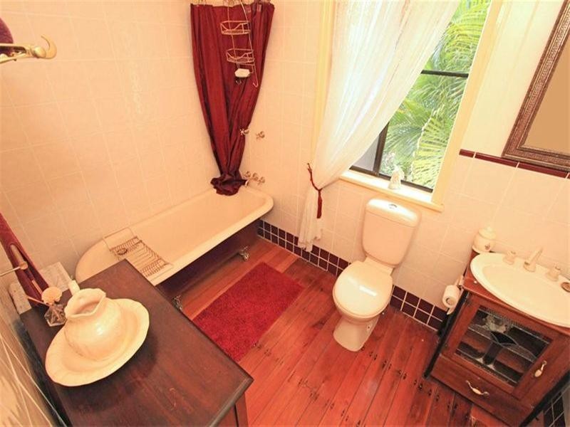 8 Curtis Street, Wandal QLD 4700