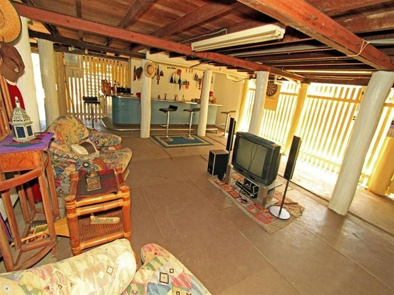 8 Curtis Street, Wandal QLD 4700