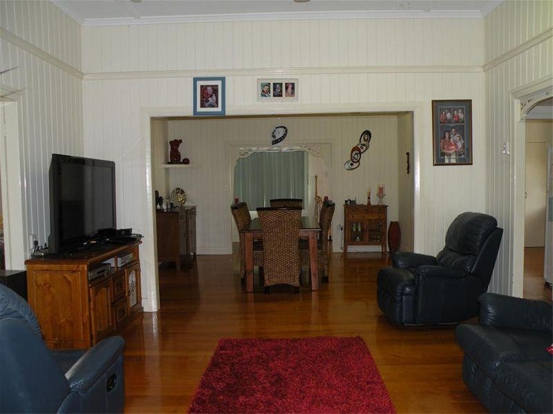 9 Highway Street, Park Avenue QLD 4701