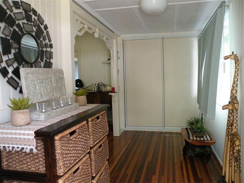 9 Highway Street, Park Avenue QLD 4701