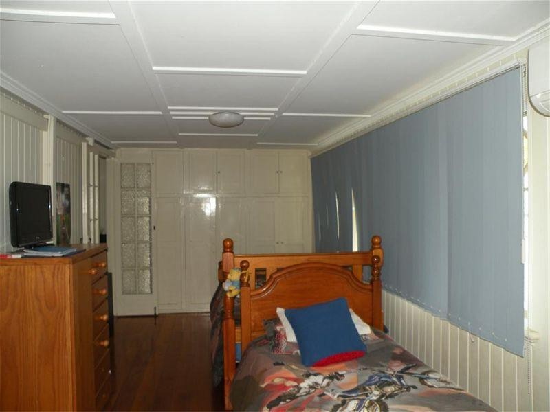 9 Highway Street, Park Avenue QLD 4701