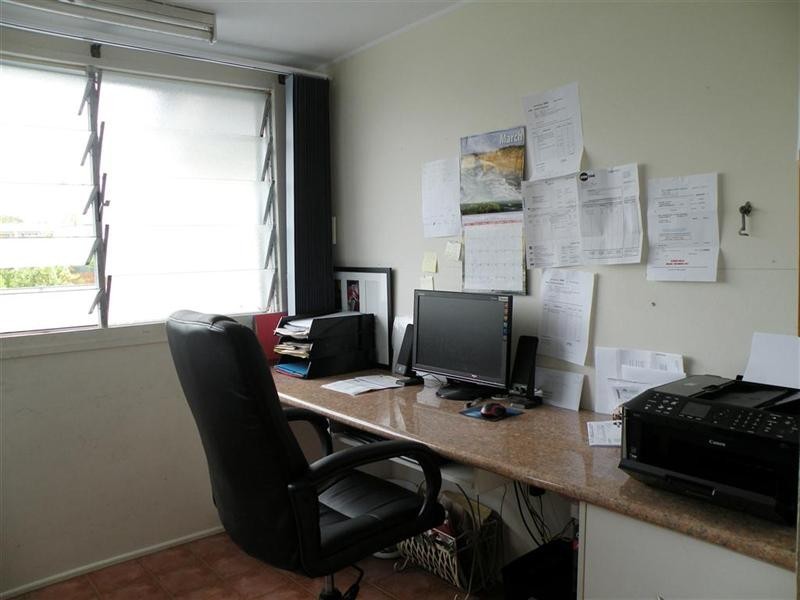 9 Highway Street, Park Avenue QLD 4701