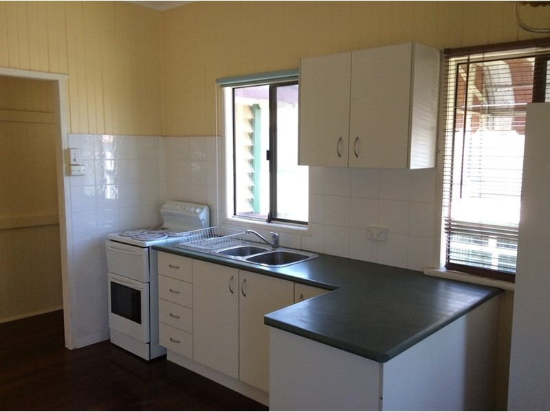 290 Waterloo Street, Berserker QLD 4701