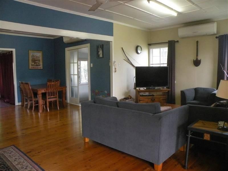 32 Elphinstone Street, Berserker QLD 4701