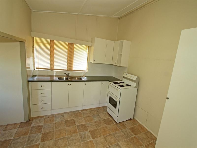 248 West Street, Depot Hill QLD 4700