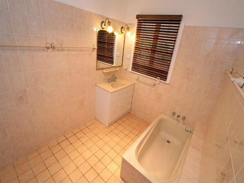 252 Upper Dawson Road, The Range QLD 4700