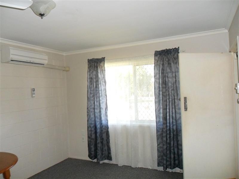 1/14 Booker Street, Park Avenue QLD 4701