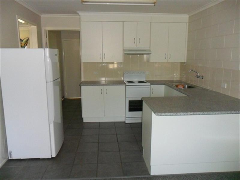 1/14 Booker Street, Park Avenue QLD 4701