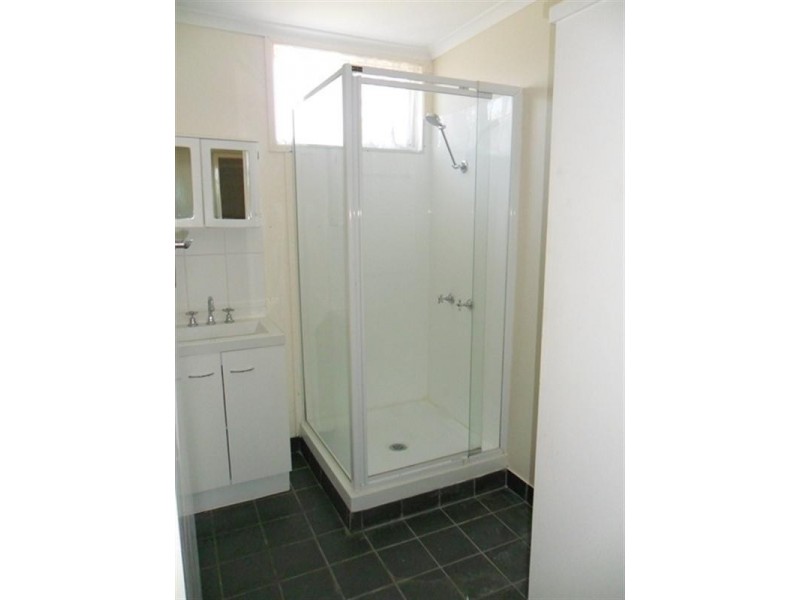 1/14 Booker Street, Park Avenue QLD 4701