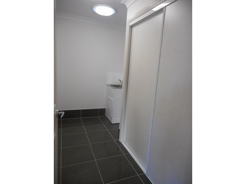 2/23 Macaree Street, Berserker QLD 4701