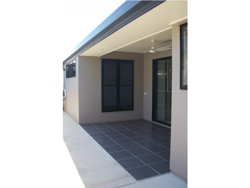 2/23 Macaree Street, Berserker QLD 4701