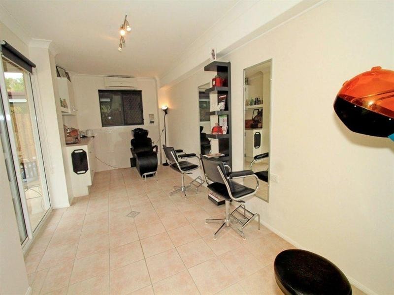 15 Fenwick Street, Gracemere QLD 4702