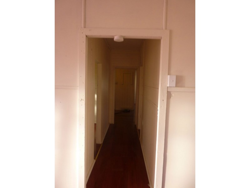 18 Taylor Street, Park Avenue QLD 4701