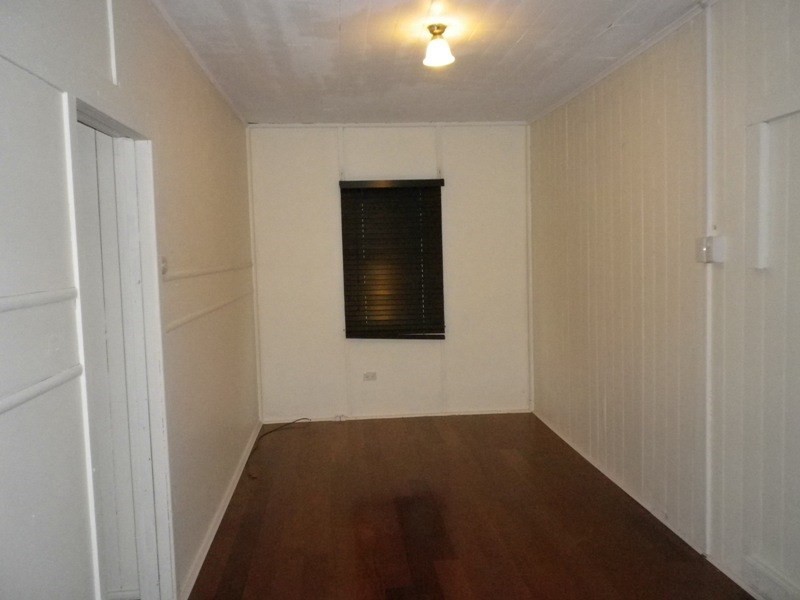 18 Taylor Street, Park Avenue QLD 4701