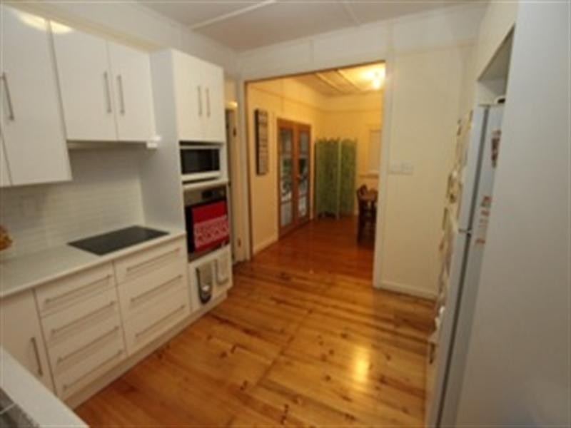 18 Cairns Street, The Range QLD 4700